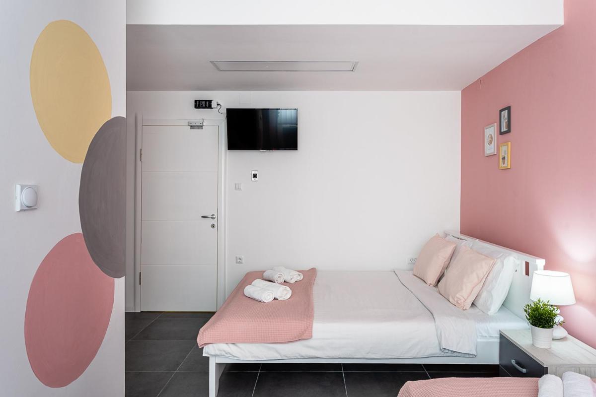 Kostovski Rooms-Near E75 To Greece 벨레스 외부 사진