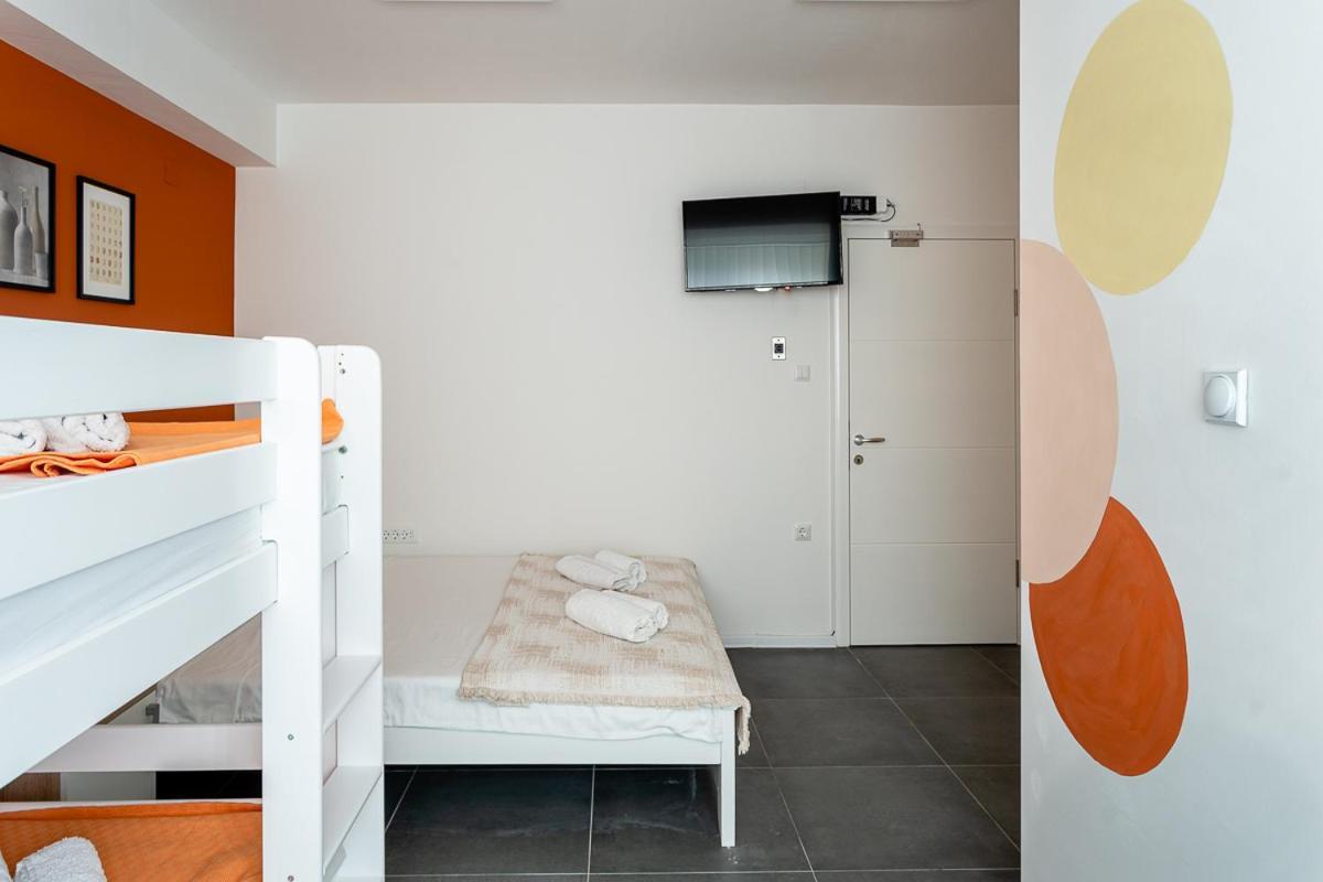 Kostovski Rooms-Near E75 To Greece 벨레스 외부 사진